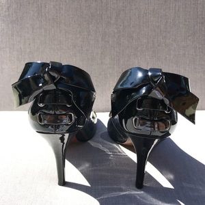 Black Pumps with Bow Enzo Angiolini